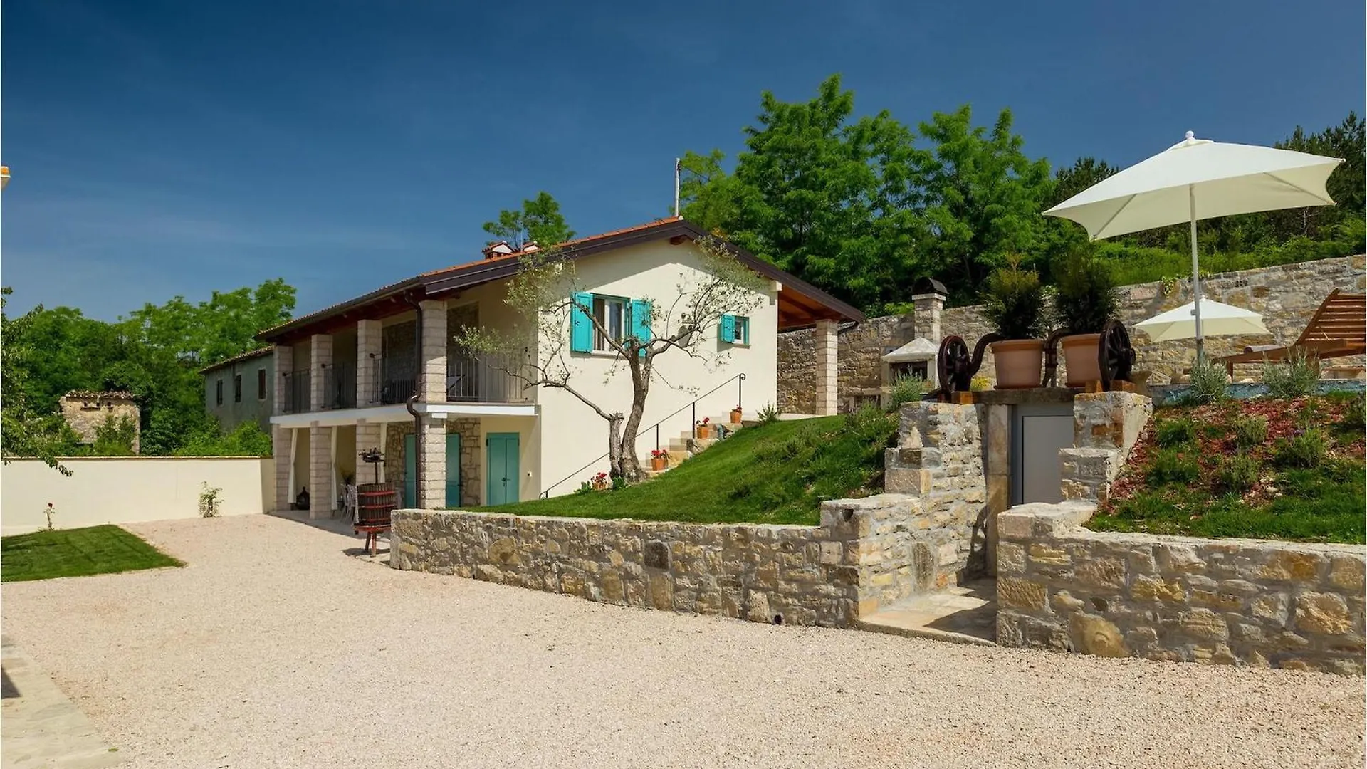 Villa Cartolina 모토분 0*,