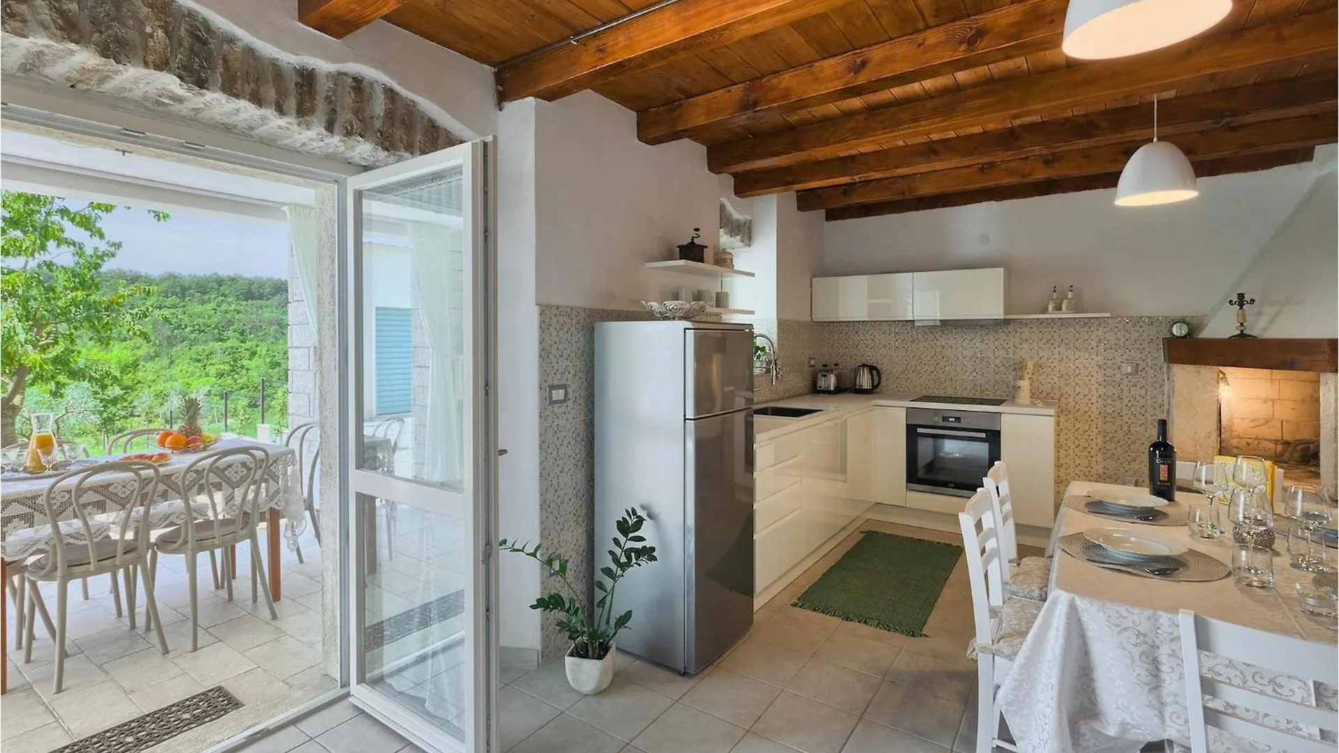 Villa Cartolina 모토분