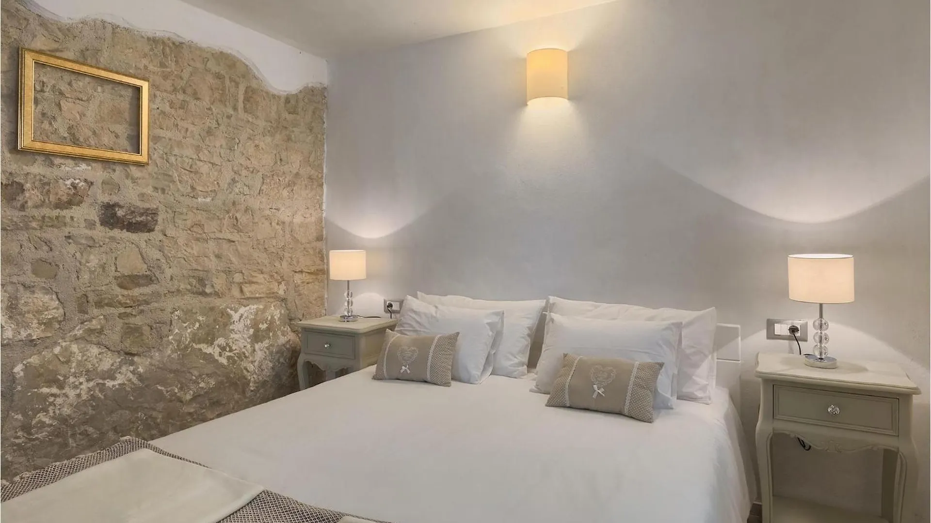 Villa Cartolina 모토분 0*,