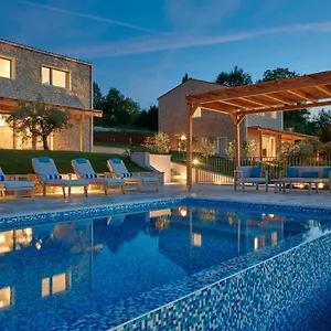  Villa Motovun Villas